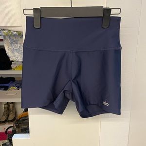Alo yoga 3’ high waist Airlift shorts